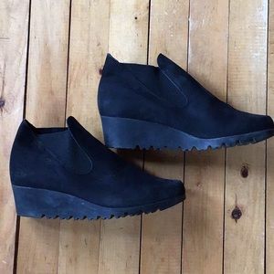Arche Nubuck leather wedge ankle bootie